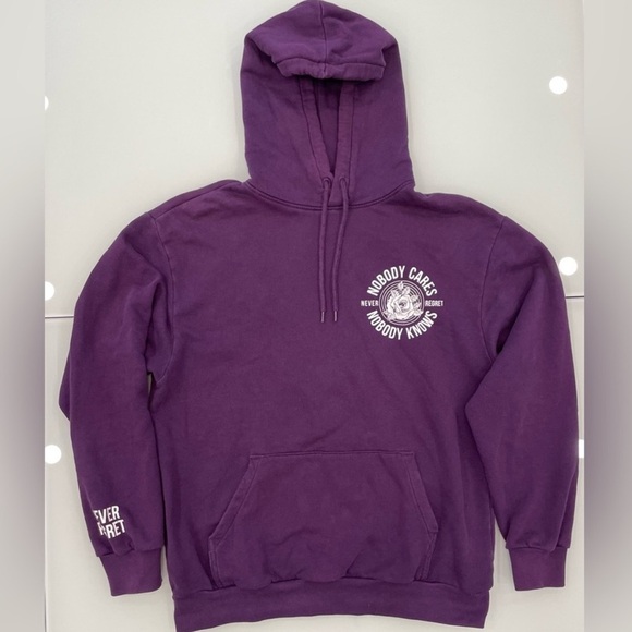 H&M “Nobody Cares” Hoodie - Picture 7 of 7